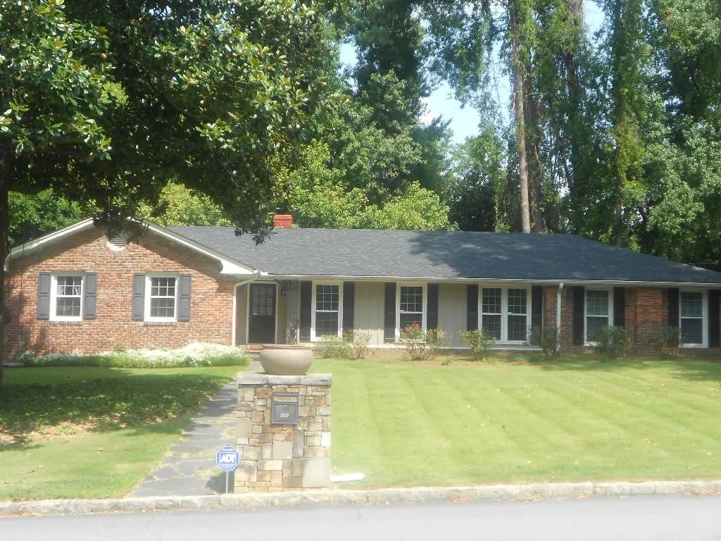 690 Glenforest Road, Atlanta, Georgia 30328, 4 Bedrooms Bedrooms, ,2 BathroomsBathrooms,Residential,Sold,690 Glenforest Road,5591211