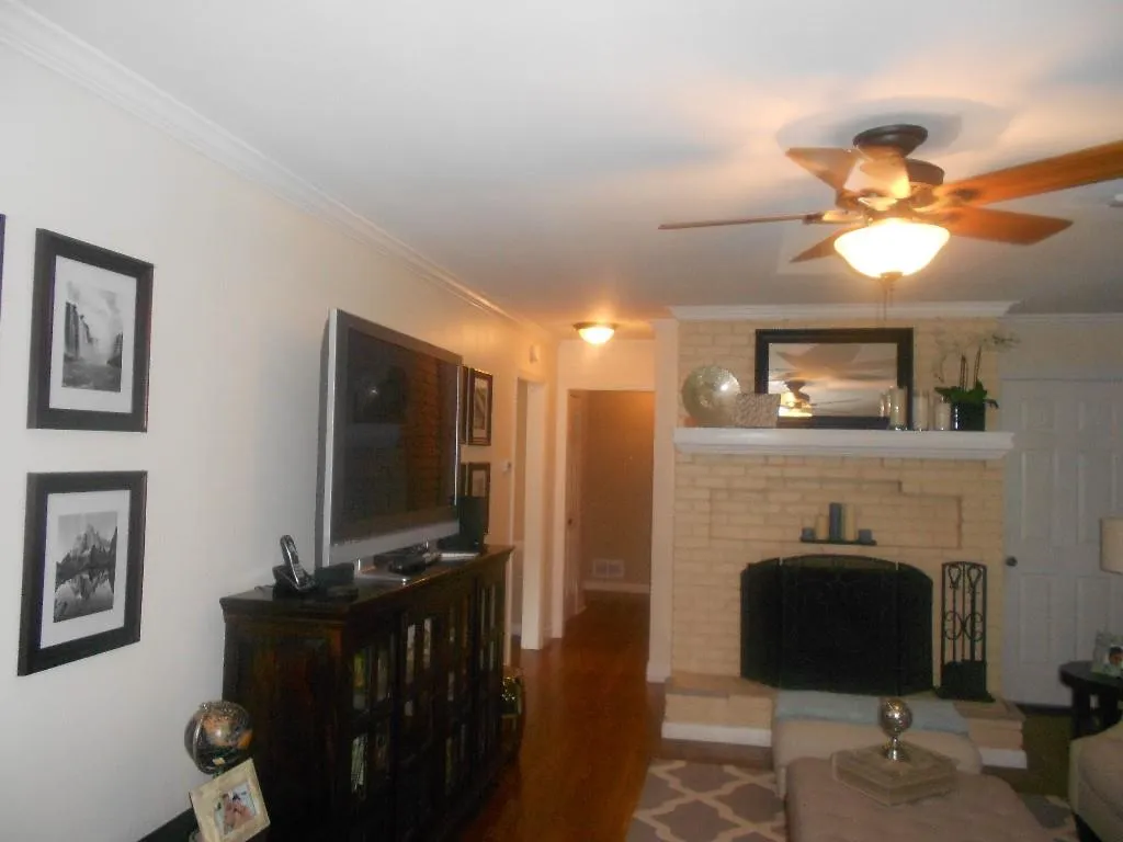 690 Glenforest Road, Atlanta, Georgia 30328, 4 Bedrooms Bedrooms, ,2 BathroomsBathrooms,Residential,Sold,690 Glenforest Road,5591211