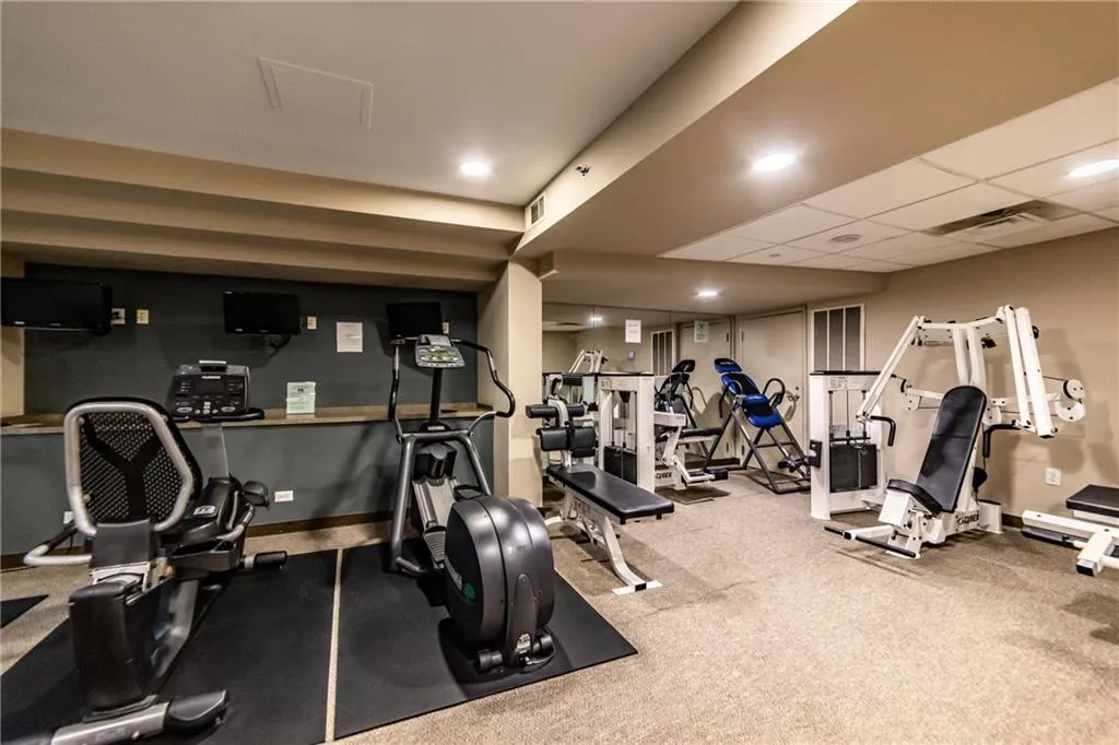 Exercise room with baseboards