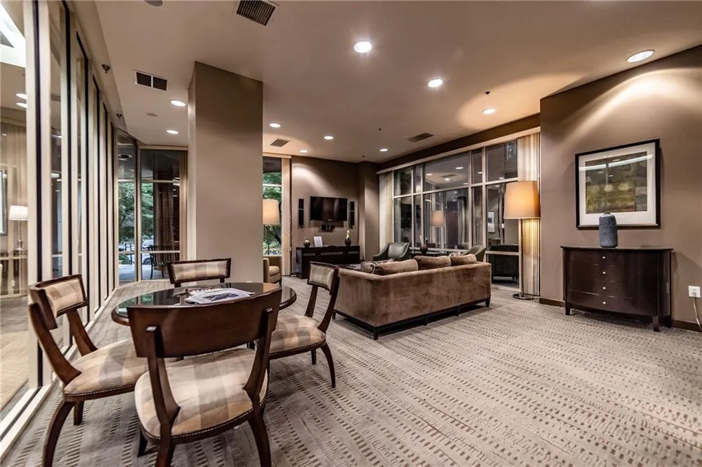 Common area featuring recessed lighting