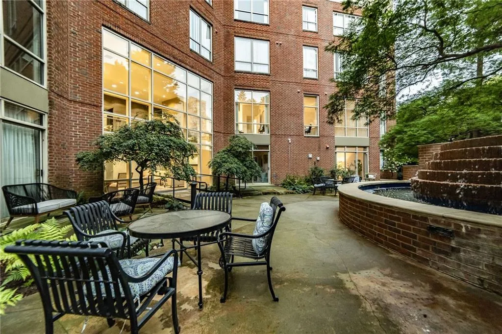 View of patio / terrace with outdoor dining space