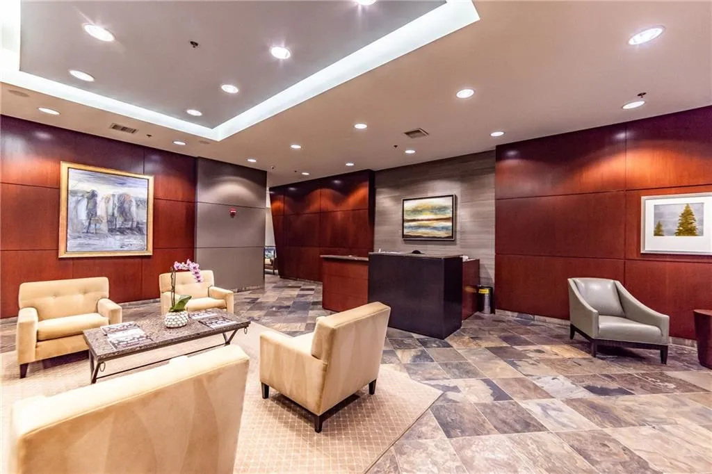 Building lobby featuring recessed lighting