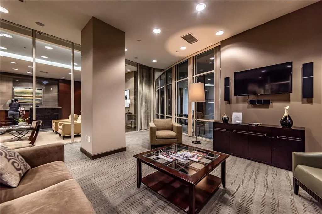 Building lobby featuring recessed lighting