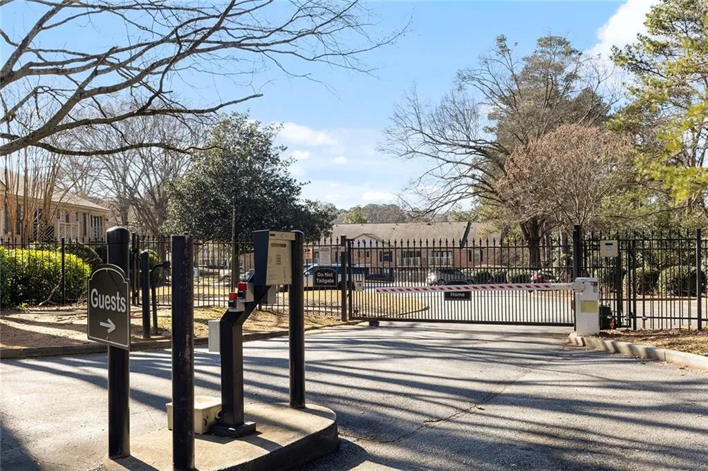 3650 Ashford Dunwoody Road Ne Unit 217, Atlanta, Georgia 30319, 2 Bedrooms Bedrooms, 0 ,1 BathroomBathrooms,Residential,Sold,3650 Ashford Dunwoody Road Ne Unit 217,7709551
