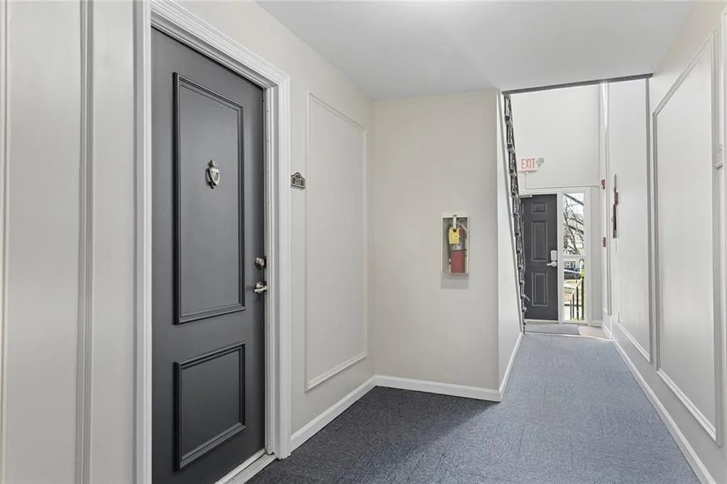 3650 Ashford Dunwoody Road Ne Unit 217, Atlanta, Georgia 30319, 2 Bedrooms Bedrooms, 0 ,1 BathroomBathrooms,Residential,Sold,3650 Ashford Dunwoody Road Ne Unit 217,7709551