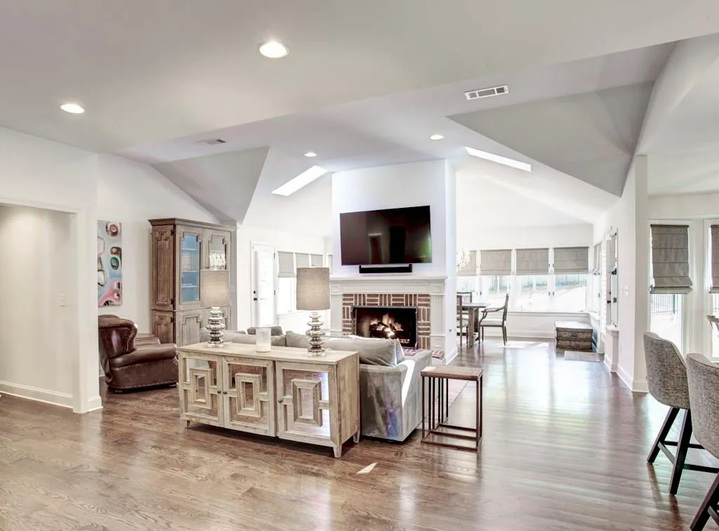 6275 River Shore Parkway, Atlanta, Georgia 30328, 4 Bedrooms Bedrooms, ,3 BathroomsBathrooms,Residential,Sold,6275 River Shore Parkway,5998654