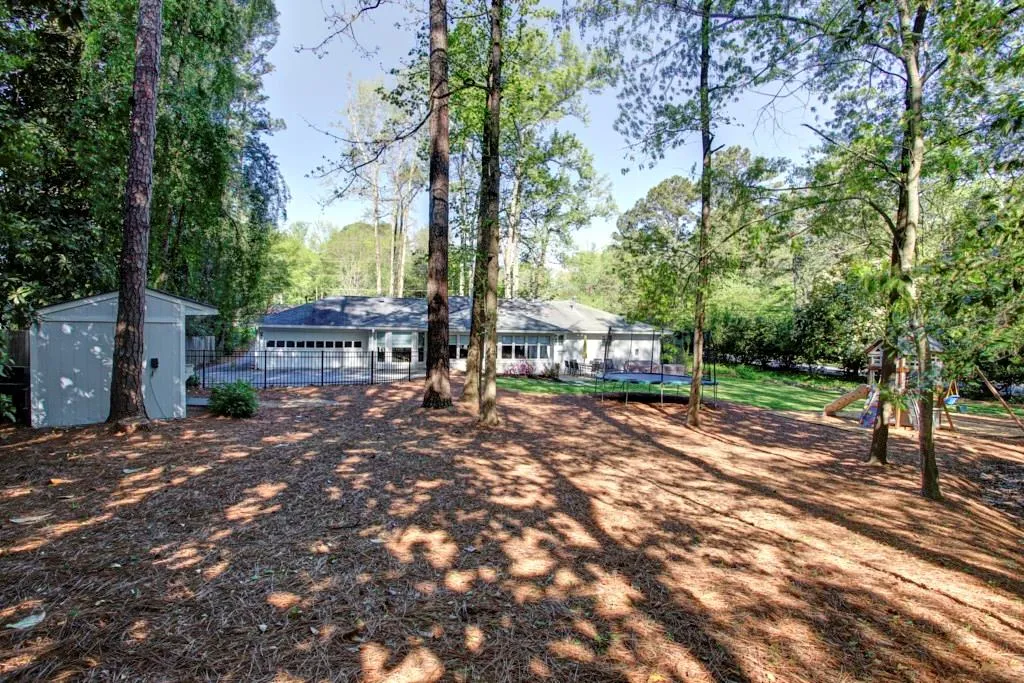 6275 River Shore Parkway, Atlanta, Georgia 30328, 4 Bedrooms Bedrooms, ,3 BathroomsBathrooms,Residential,Sold,6275 River Shore Parkway,5998654