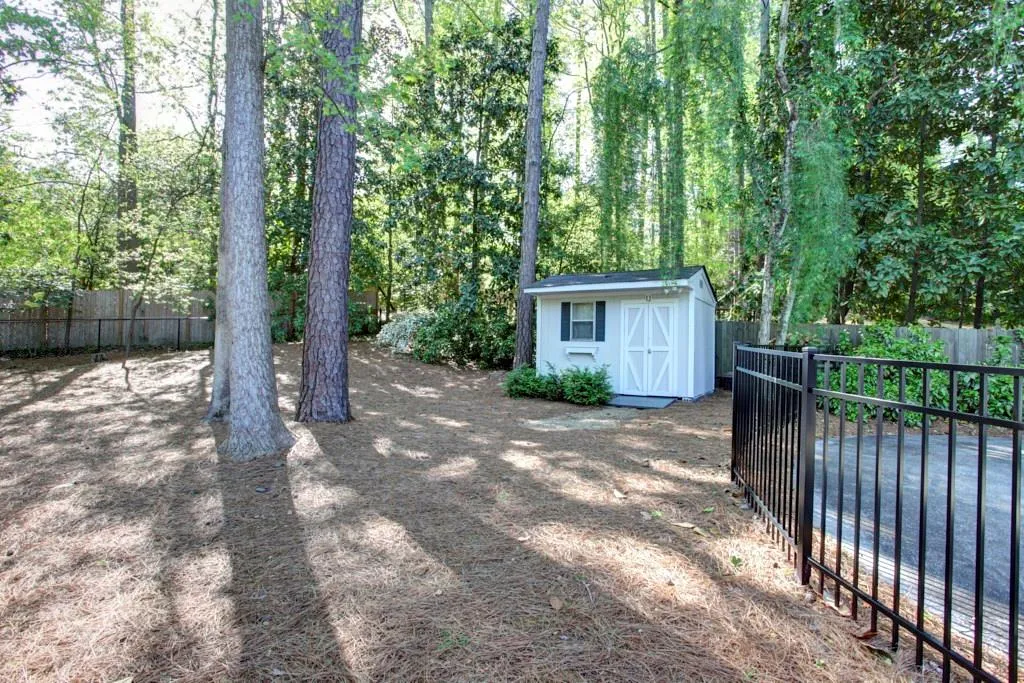 6275 River Shore Parkway, Atlanta, Georgia 30328, 4 Bedrooms Bedrooms, ,3 BathroomsBathrooms,Residential,Sold,6275 River Shore Parkway,5998654