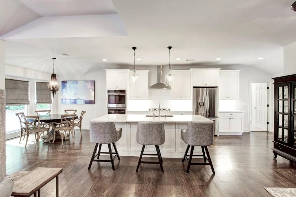 6275 River Shore Parkway, Atlanta, Georgia 30328, 4 Bedrooms Bedrooms, ,3 BathroomsBathrooms,Residential,Sold,6275 River Shore Parkway,5998654