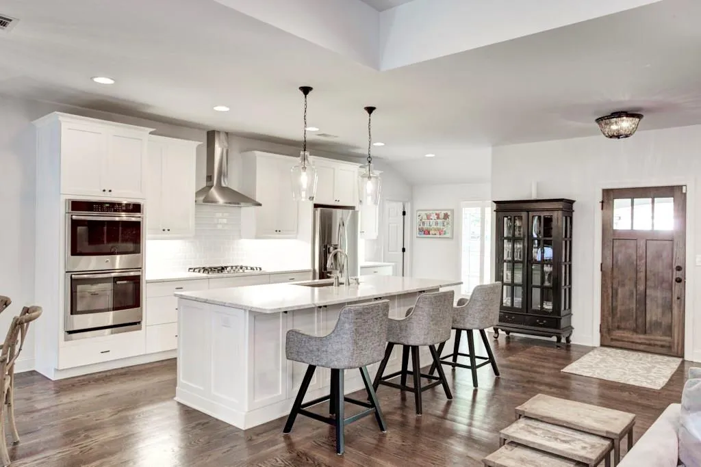 6275 River Shore Parkway, Atlanta, Georgia 30328, 4 Bedrooms Bedrooms, ,3 BathroomsBathrooms,Residential,Sold,6275 River Shore Parkway,5998654