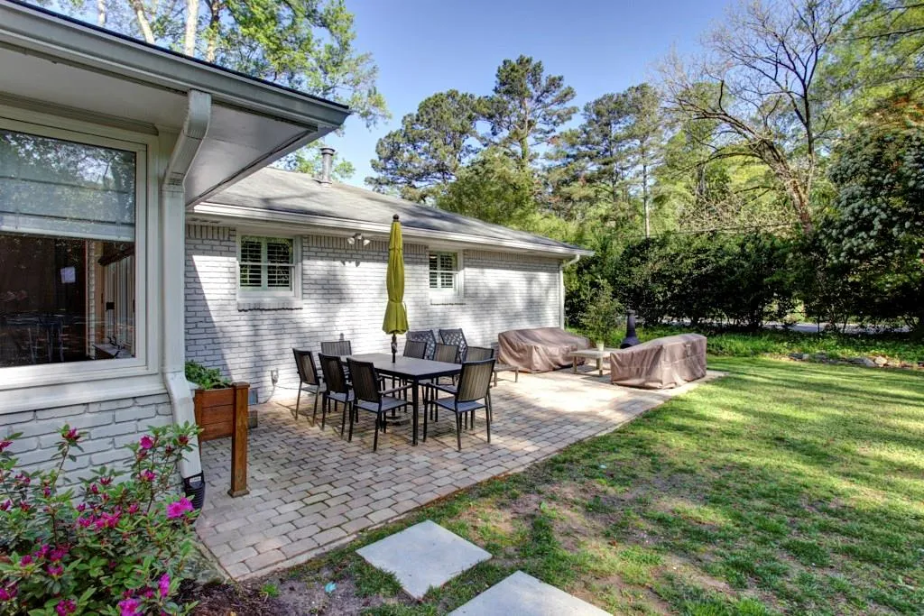 6275 River Shore Parkway, Atlanta, Georgia 30328, 4 Bedrooms Bedrooms, ,3 BathroomsBathrooms,Residential,Sold,6275 River Shore Parkway,5998654