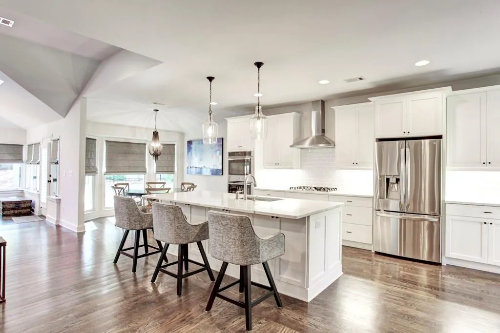 6275 River Shore Parkway, Atlanta, Georgia 30328, 4 Bedrooms Bedrooms, ,3 BathroomsBathrooms,Residential,Sold,6275 River Shore Parkway,5998654