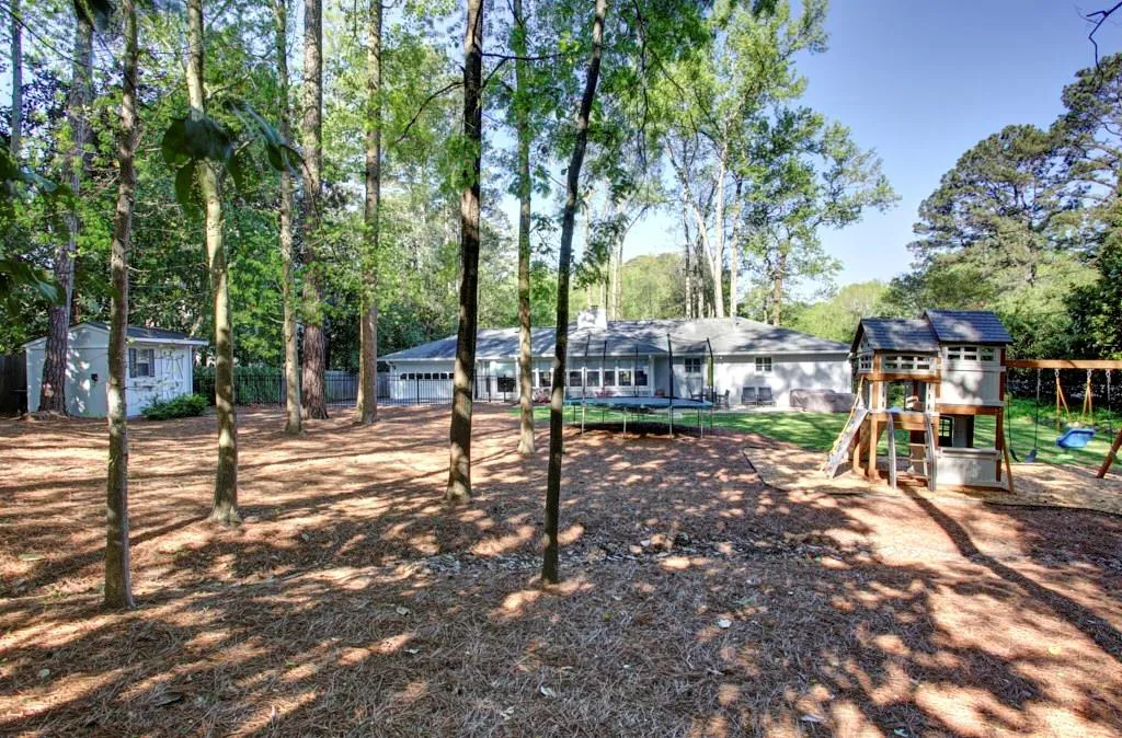 6275 River Shore Parkway, Atlanta, Georgia 30328, 4 Bedrooms Bedrooms, ,3 BathroomsBathrooms,Residential,Sold,6275 River Shore Parkway,5998654