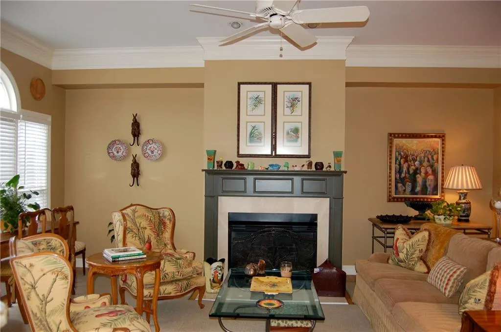 210 Meeting Lane Unit 210, Atlanta, Georgia 30342, 4 Bedrooms Bedrooms, ,3 BathroomsBathrooms,Residential,Sold,210 Meeting Lane Unit 210,6014117