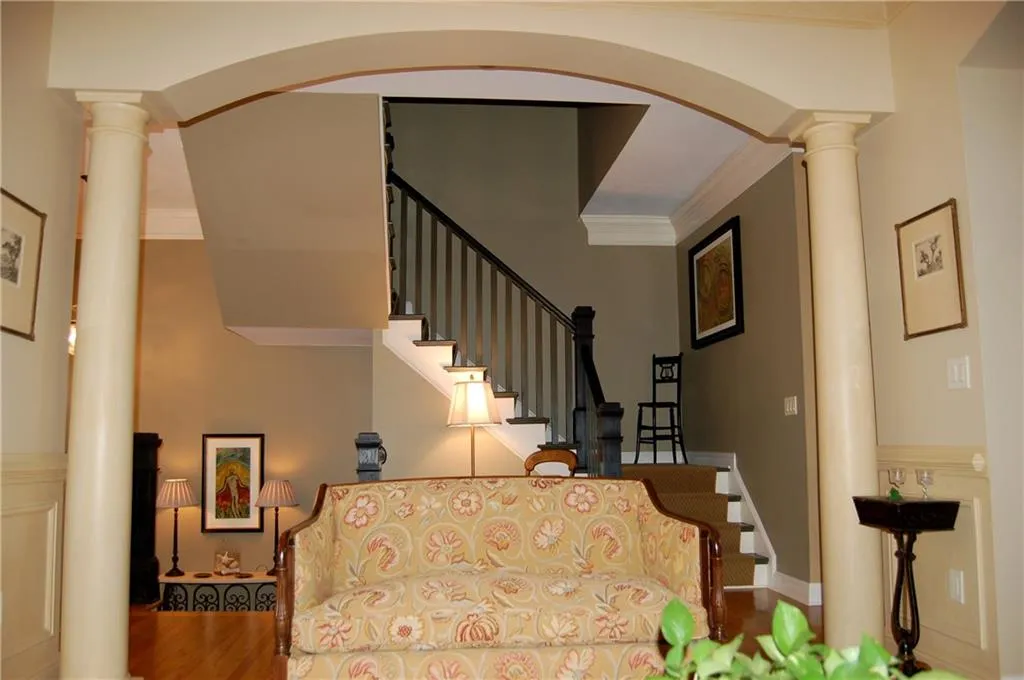 210 Meeting Lane Unit 210, Atlanta, Georgia 30342, 4 Bedrooms Bedrooms, ,3 BathroomsBathrooms,Residential,Sold,210 Meeting Lane Unit 210,6014117