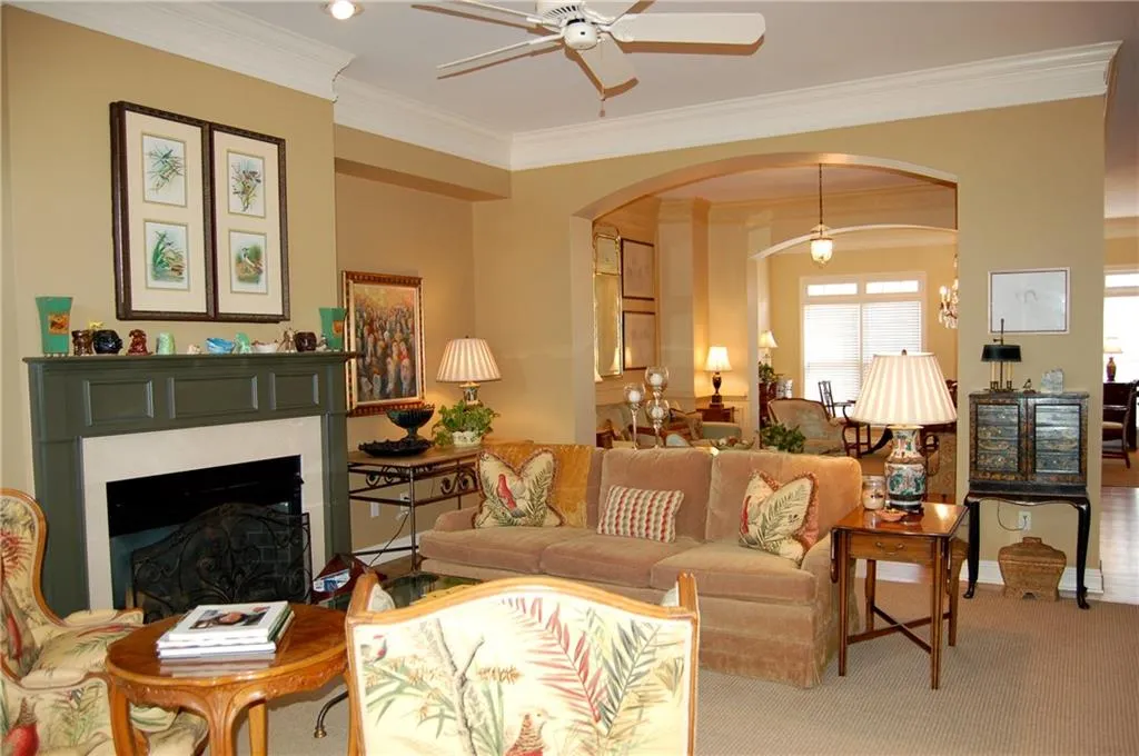 210 Meeting Lane Unit 210, Atlanta, Georgia 30342, 4 Bedrooms Bedrooms, ,3 BathroomsBathrooms,Residential,Sold,210 Meeting Lane Unit 210,6014117