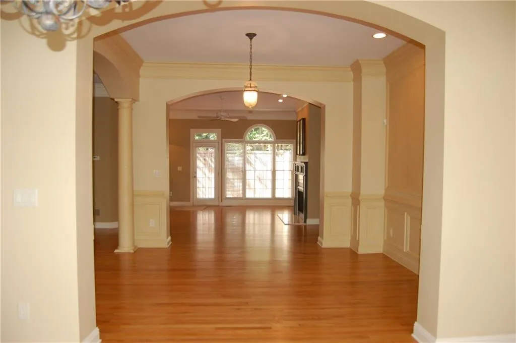 210 Meeting Lane Unit 210, Atlanta, Georgia 30342, 4 Bedrooms Bedrooms, ,3 BathroomsBathrooms,Residential,Sold,210 Meeting Lane Unit 210,6014117