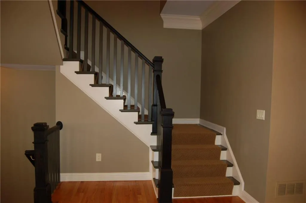 210 Meeting Lane Unit 210, Atlanta, Georgia 30342, 4 Bedrooms Bedrooms, ,3 BathroomsBathrooms,Residential,Sold,210 Meeting Lane Unit 210,6014117