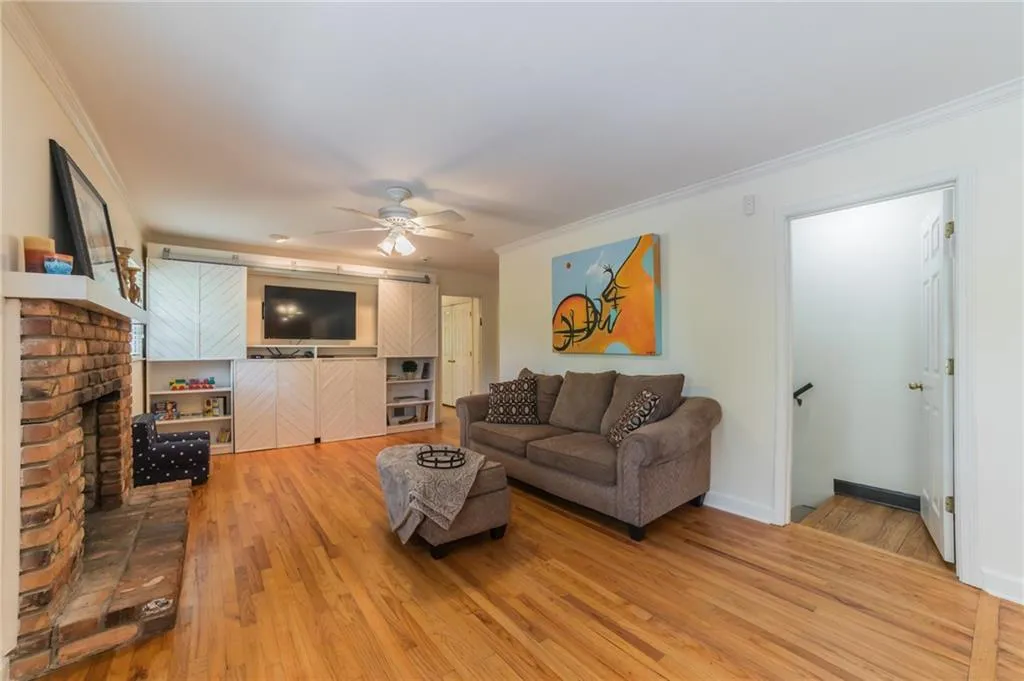 335 Montevallo Drive, Atlanta, Georgia 30342, 4 Bedrooms Bedrooms, ,3 BathroomsBathrooms,Residential,Sold,335 Montevallo Drive,6705396