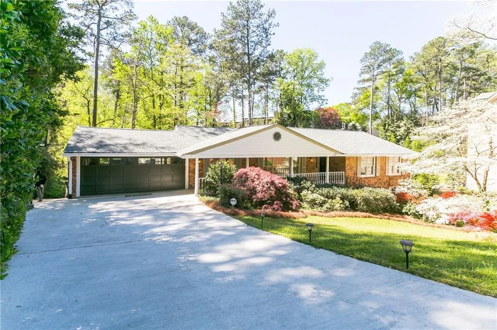 335 Montevallo Drive, Atlanta, Georgia 30342, 4 Bedrooms Bedrooms, ,3 BathroomsBathrooms,Residential,Sold,335 Montevallo Drive,6705396