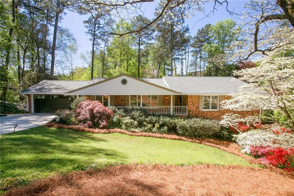 335 Montevallo Drive, Atlanta, Georgia 30342, 4 Bedrooms Bedrooms, ,3 BathroomsBathrooms,Residential,Sold,335 Montevallo Drive,6705396