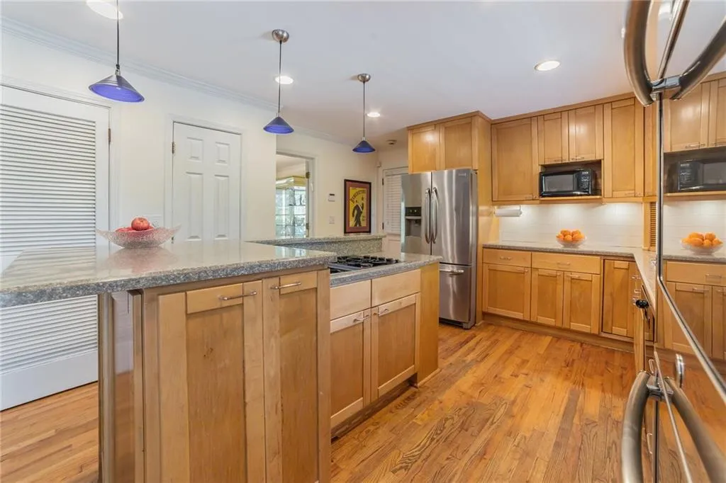 335 Montevallo Drive, Atlanta, Georgia 30342, 4 Bedrooms Bedrooms, ,3 BathroomsBathrooms,Residential,Sold,335 Montevallo Drive,6705396