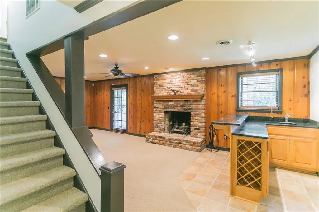 335 Montevallo Drive, Atlanta, Georgia 30342, 4 Bedrooms Bedrooms, ,3 BathroomsBathrooms,Residential,Sold,335 Montevallo Drive,6705396