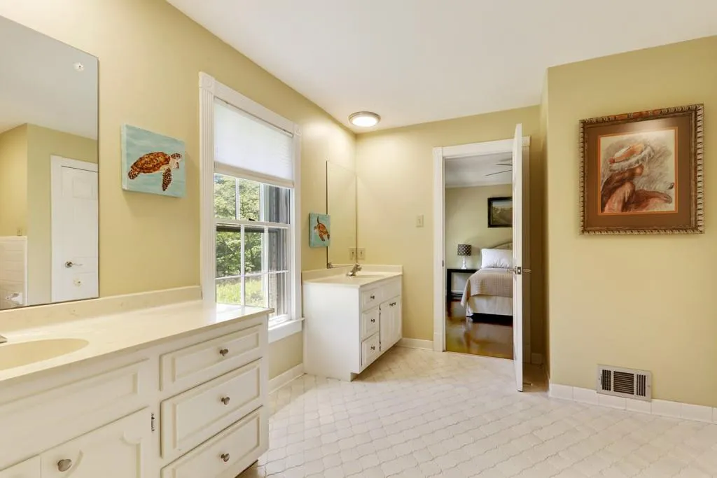 1494 Spalding Drive, Sandy Springs, Georgia 30350, 5 Bedrooms Bedrooms, ,4 BathroomsBathrooms,Residential,Sold,1494 Spalding Drive,6542718