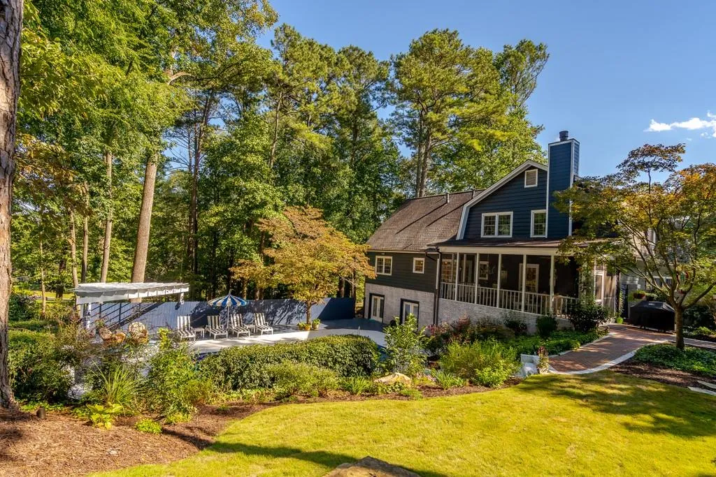 540 Valley Hall Drive, Sandy Springs, Georgia 30350, 5 Bedrooms Bedrooms, ,3 BathroomsBathrooms,Residential,Sold,540 Valley Hall Drive,6786634