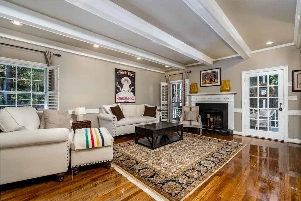 540 Valley Hall Drive, Sandy Springs, Georgia 30350, 5 Bedrooms Bedrooms, ,3 BathroomsBathrooms,Residential,Sold,540 Valley Hall Drive,6786634