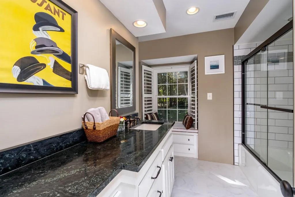 540 Valley Hall Drive, Sandy Springs, Georgia 30350, 5 Bedrooms Bedrooms, ,3 BathroomsBathrooms,Residential,Sold,540 Valley Hall Drive,6786634