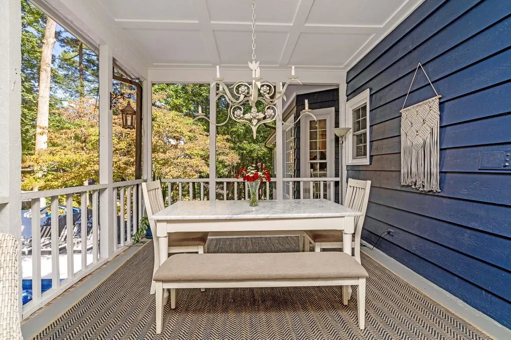 540 Valley Hall Drive, Sandy Springs, Georgia 30350, 5 Bedrooms Bedrooms, ,3 BathroomsBathrooms,Residential,Sold,540 Valley Hall Drive,6786634