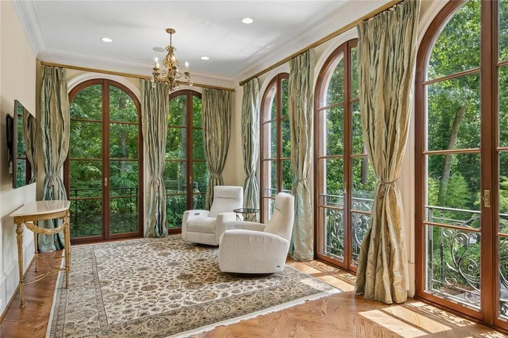 125 Blackland Road Nw, Atlanta, Georgia 30342, 5 Bedrooms Bedrooms, 0 ,5 BathroomsBathrooms,Residential,For Sale,125 Blackland Road Nw,7786547