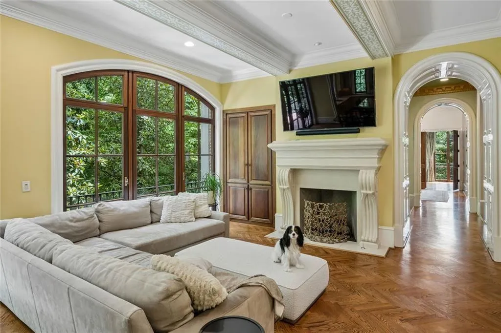 125 Blackland Road Nw, Atlanta, Georgia 30342, 5 Bedrooms Bedrooms, 0 ,5 BathroomsBathrooms,Residential,For Sale,125 Blackland Road Nw,7786547