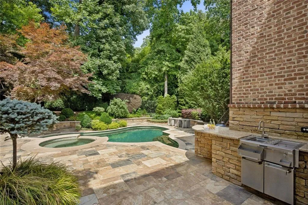 The backyard that has it all!