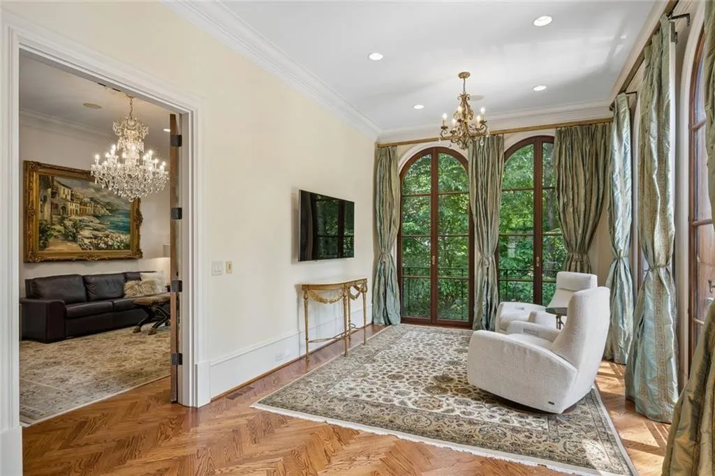 125 Blackland Road Nw, Atlanta, Georgia 30342, 5 Bedrooms Bedrooms, 0 ,5 BathroomsBathrooms,Residential,For Sale,125 Blackland Road Nw,7786547