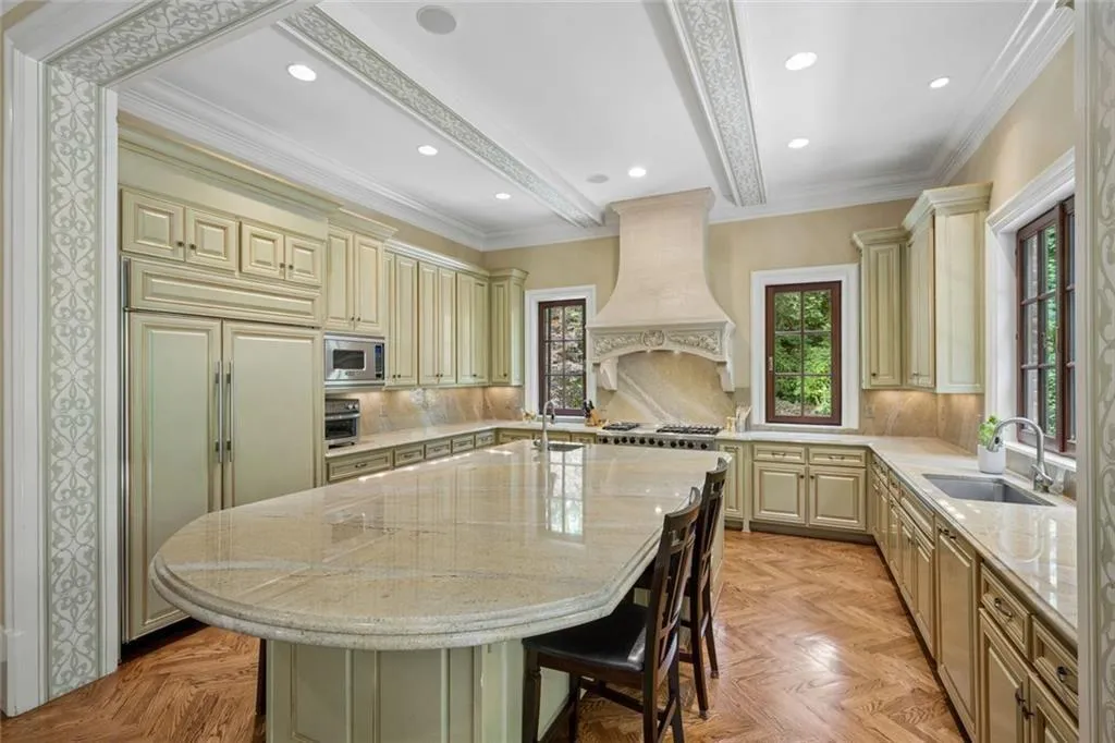 125 Blackland Road Nw, Atlanta, Georgia 30342, 5 Bedrooms Bedrooms, 0 ,5 BathroomsBathrooms,Residential,For Sale,125 Blackland Road Nw,7786547