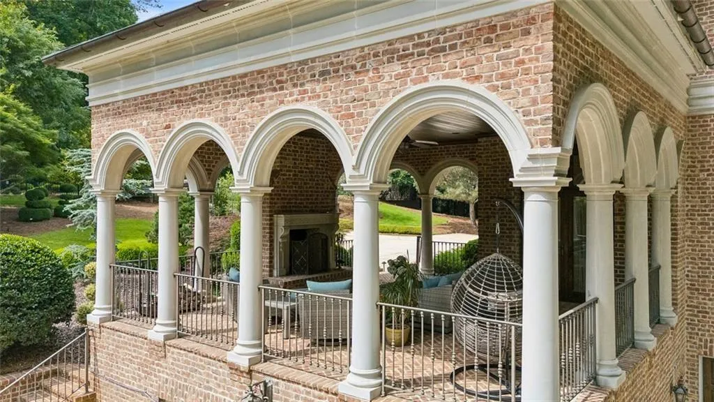 125 Blackland Road Nw, Atlanta, Georgia 30342, 5 Bedrooms Bedrooms, 0 ,5 BathroomsBathrooms,Residential,For Sale,125 Blackland Road Nw,7786547
