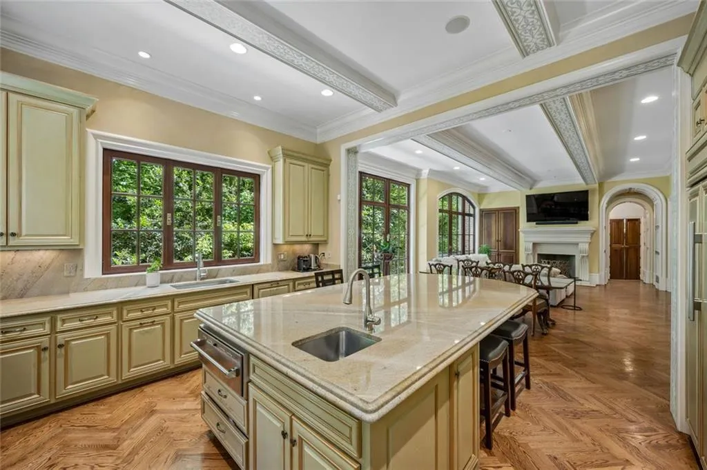 125 Blackland Road Nw, Atlanta, Georgia 30342, 5 Bedrooms Bedrooms, 0 ,5 BathroomsBathrooms,Residential,For Sale,125 Blackland Road Nw,7786547