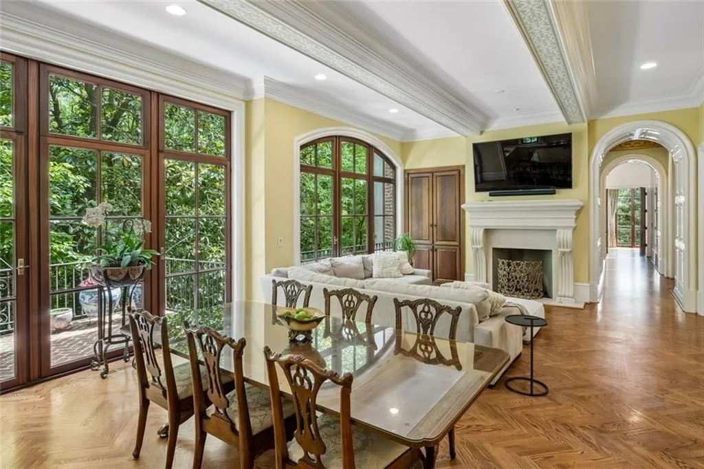 125 Blackland Road Nw, Atlanta, Georgia 30342, 5 Bedrooms Bedrooms, 0 ,5 BathroomsBathrooms,Residential,For Sale,125 Blackland Road Nw,7786547