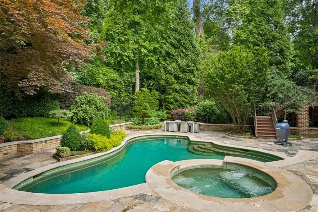This backyard is simply extraordinary.