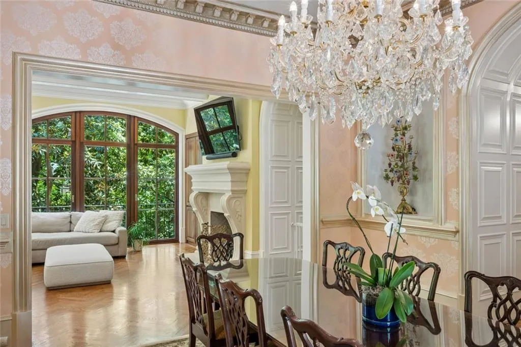 125 Blackland Road Nw, Atlanta, Georgia 30342, 5 Bedrooms Bedrooms, 0 ,5 BathroomsBathrooms,Residential,For Sale,125 Blackland Road Nw,7786547