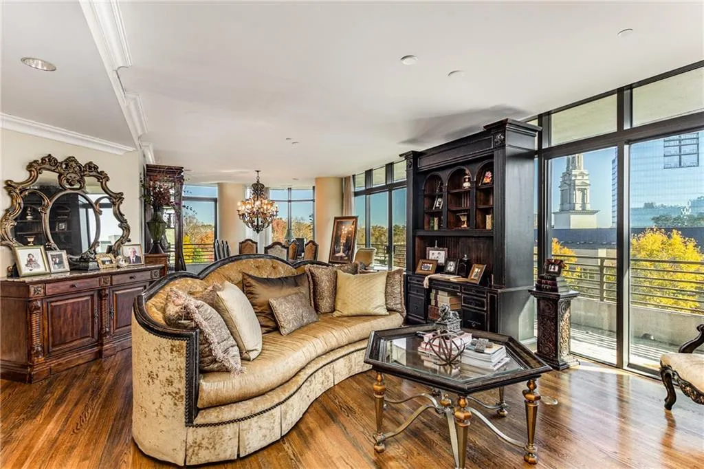 750 Park Avenue Ne Unit 8e, Atlanta, Georgia 30326, 2 Bedrooms Bedrooms, ,2 BathroomsBathrooms,Residential,For Sale,750 Park Avenue Ne Unit 8e,7494921