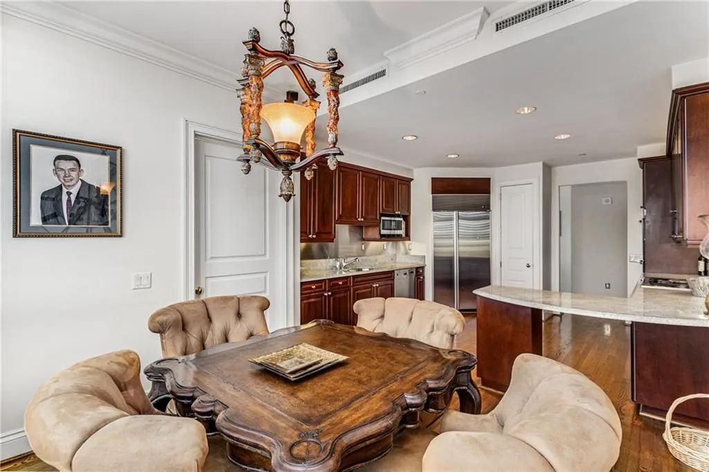 750 Park Avenue Ne Unit 8e, Atlanta, Georgia 30326, 2 Bedrooms Bedrooms, ,2 BathroomsBathrooms,Residential,For Sale,750 Park Avenue Ne Unit 8e,7494921