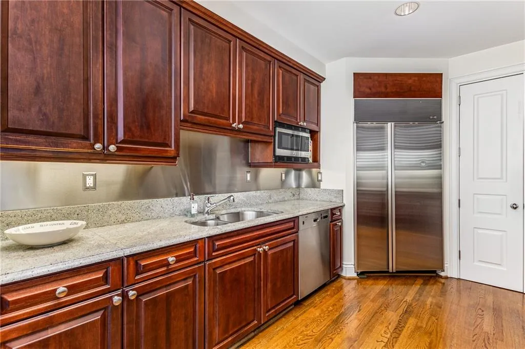 750 Park Avenue Ne Unit 8e, Atlanta, Georgia 30326, 2 Bedrooms Bedrooms, ,2 BathroomsBathrooms,Residential,For Sale,750 Park Avenue Ne Unit 8e,7494921