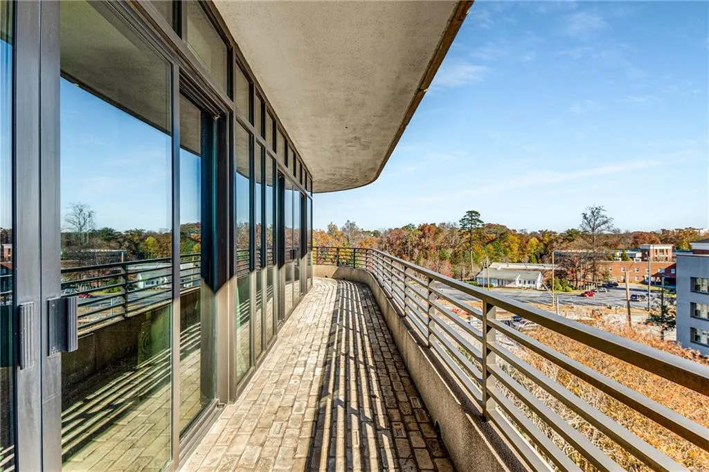 750 Park Avenue Ne Unit 8e, Atlanta, Georgia 30326, 2 Bedrooms Bedrooms, ,2 BathroomsBathrooms,Residential,For Sale,750 Park Avenue Ne Unit 8e,7494921