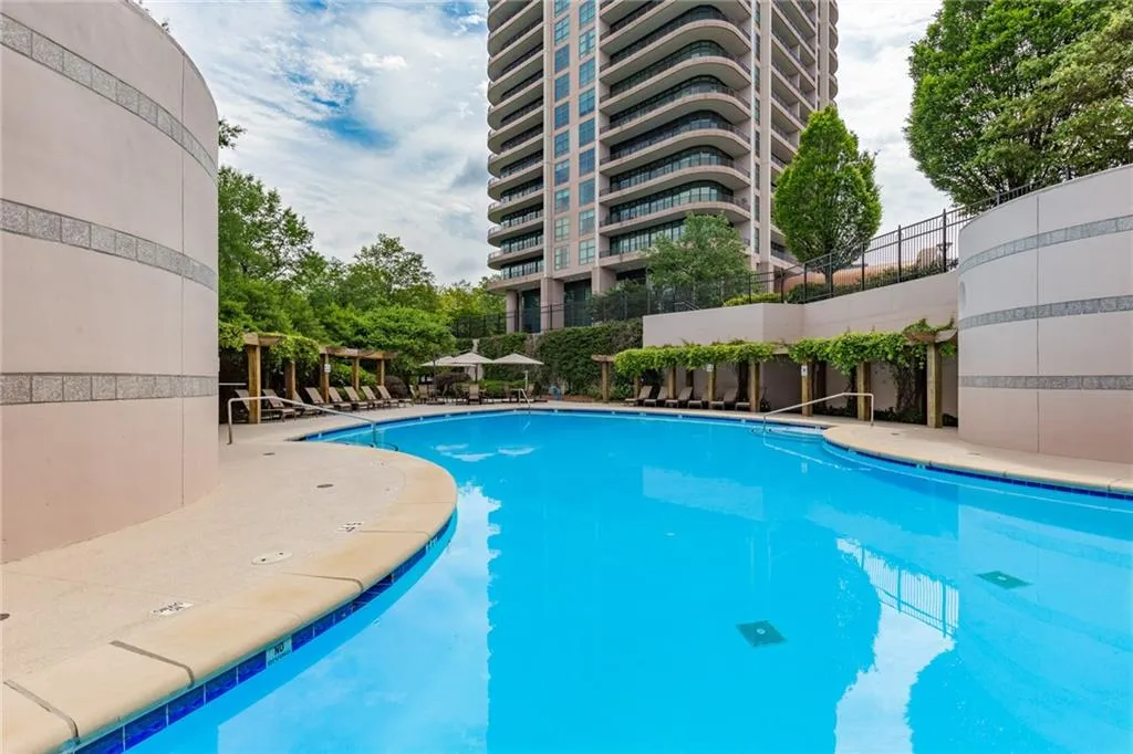 750 Park Avenue Ne Unit 8e, Atlanta, Georgia 30326, 2 Bedrooms Bedrooms, ,2 BathroomsBathrooms,Residential,For Sale,750 Park Avenue Ne Unit 8e,7494921