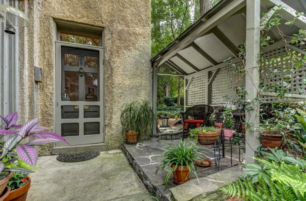 200 Montgomery Ferry Road Unit 28, Atlanta, Georgia 30309, 1 Bedroom Bedrooms, ,1 BathroomBathrooms,Residential,Sold,200 Montgomery Ferry Road Unit 28,5548664