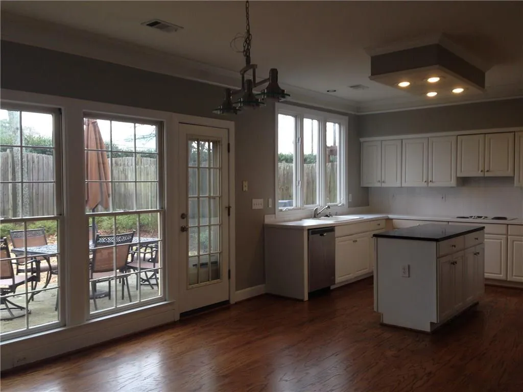 730 Glenridge Close Drive, Sandy Springs, Georgia 30328, 4 Bedrooms Bedrooms, ,2 BathroomsBathrooms,Residential,Sold,730 Glenridge Close Drive,5651211