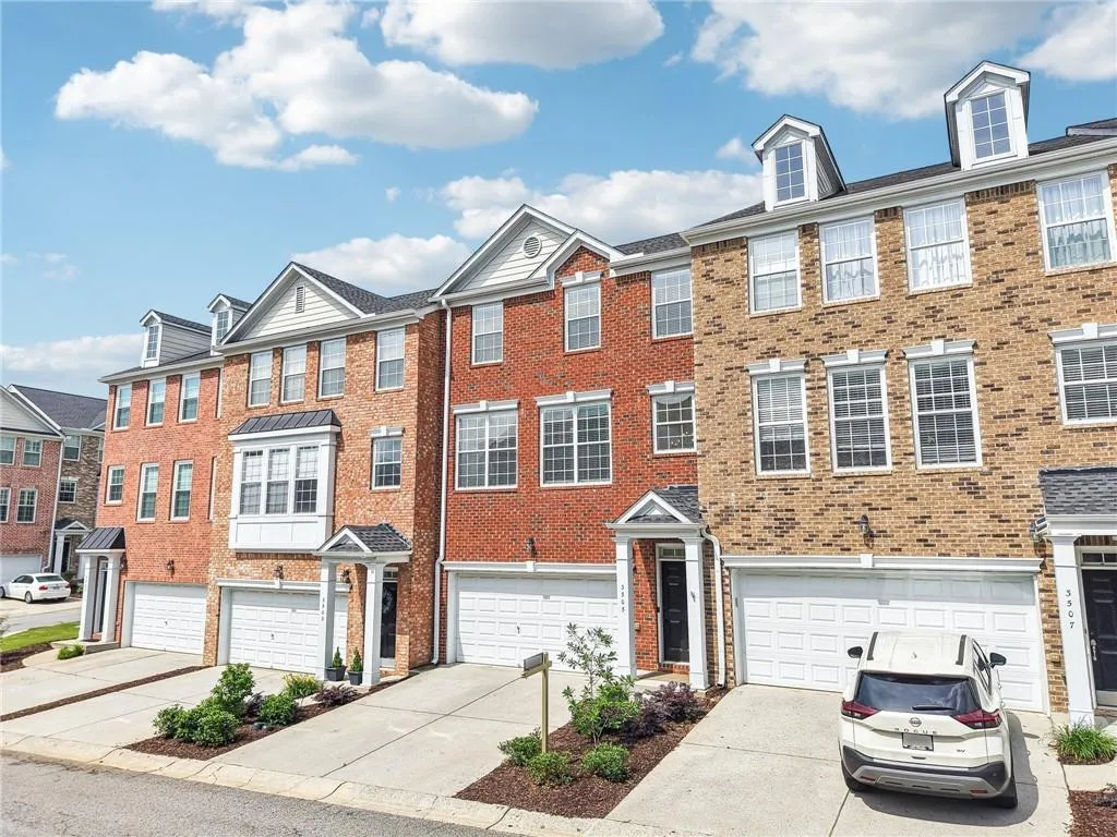 3505 Chattahoochee Summit Lane Se Unit 25, Atlanta, Georgia 30339, 3 Bedrooms Bedrooms, ,3 BathroomsBathrooms,Residential,For Sale,3505 Chattahoochee Summit Lane Se Unit 25,7627990